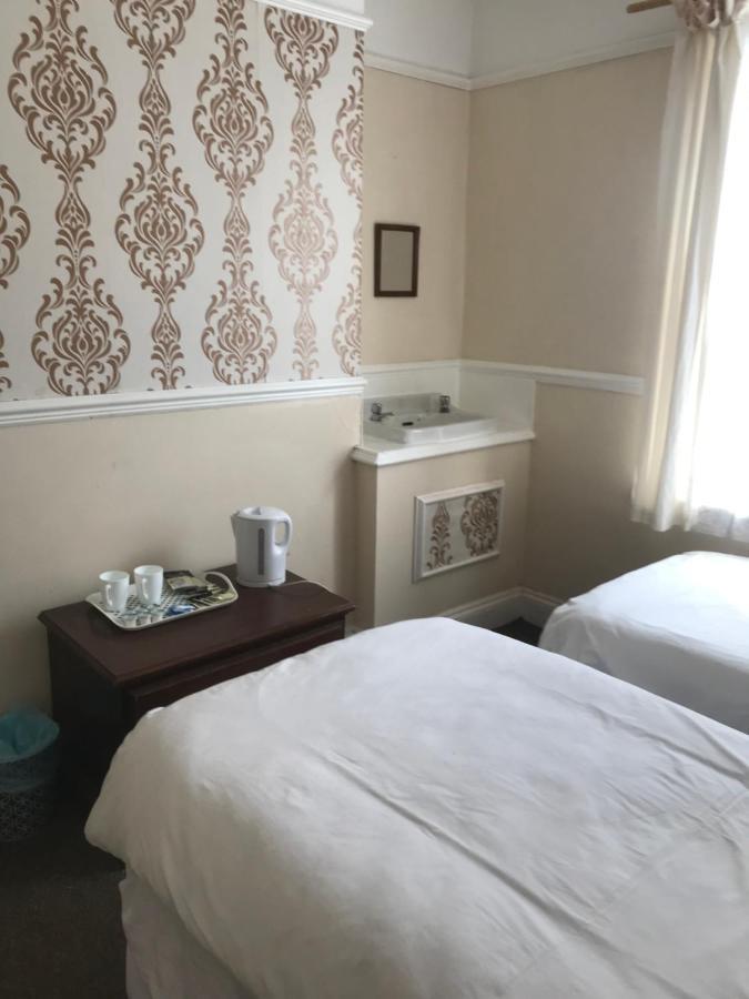 Bensons Guesthouse เซาเทนด์ ออน ซี ภายนอก รูปภาพ