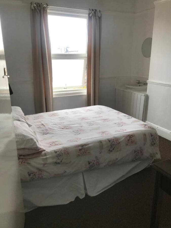 Bensons Guesthouse เซาเทนด์ ออน ซี ภายนอก รูปภาพ